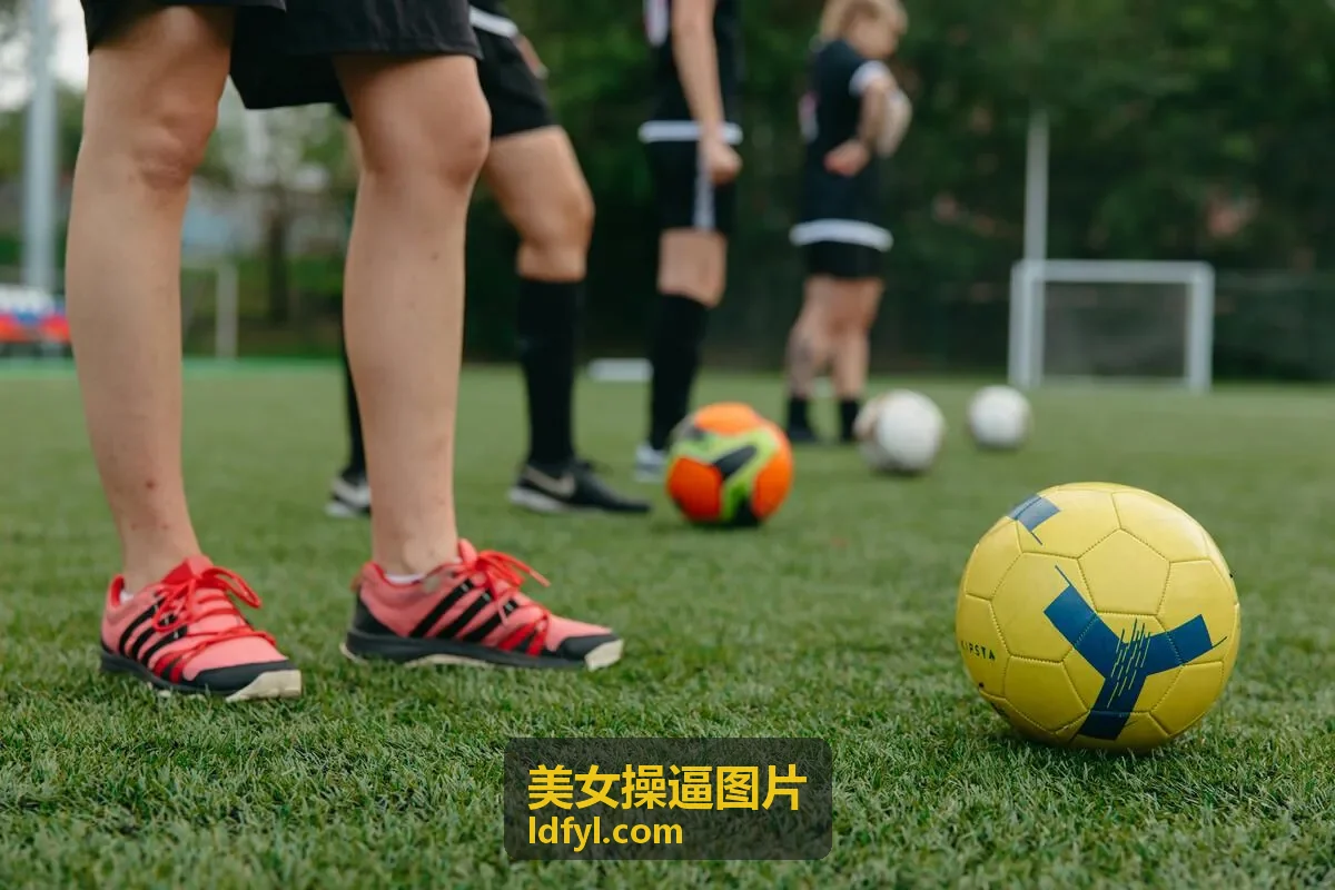 美女操逼图片私房写真精选封面
